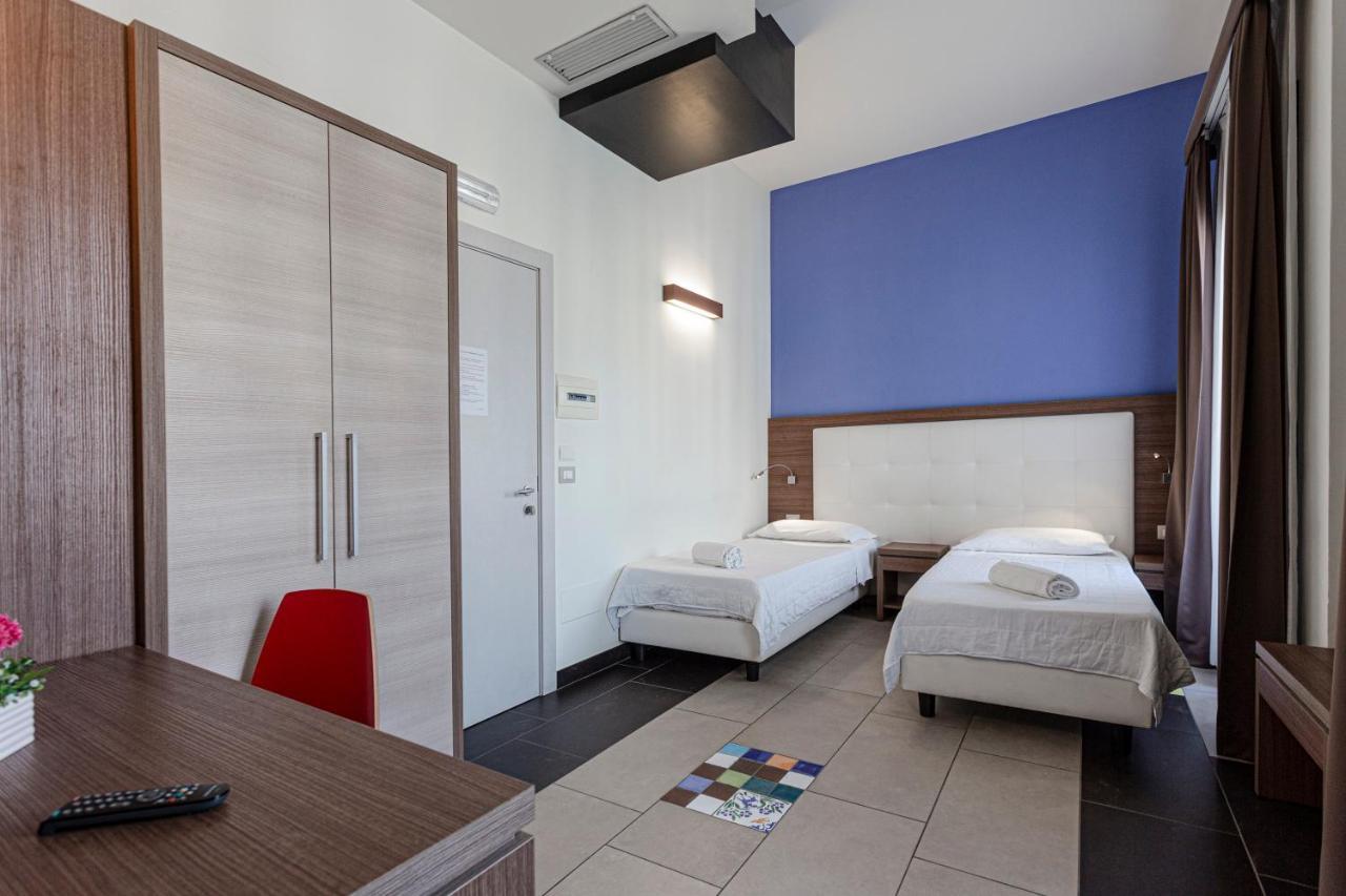 Hotel Don Giovanni อาโวลา ภายนอก รูปภาพ