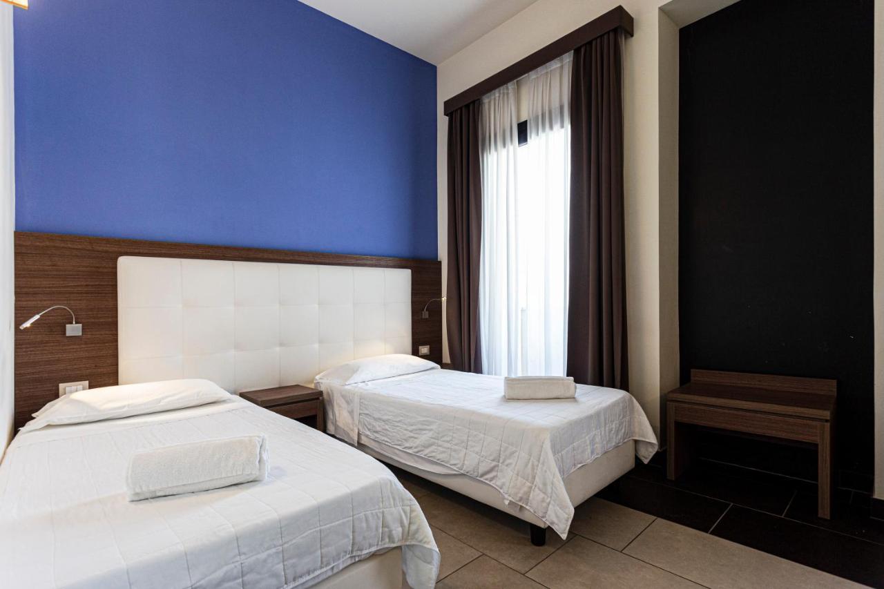 Hotel Don Giovanni อาโวลา ภายนอก รูปภาพ