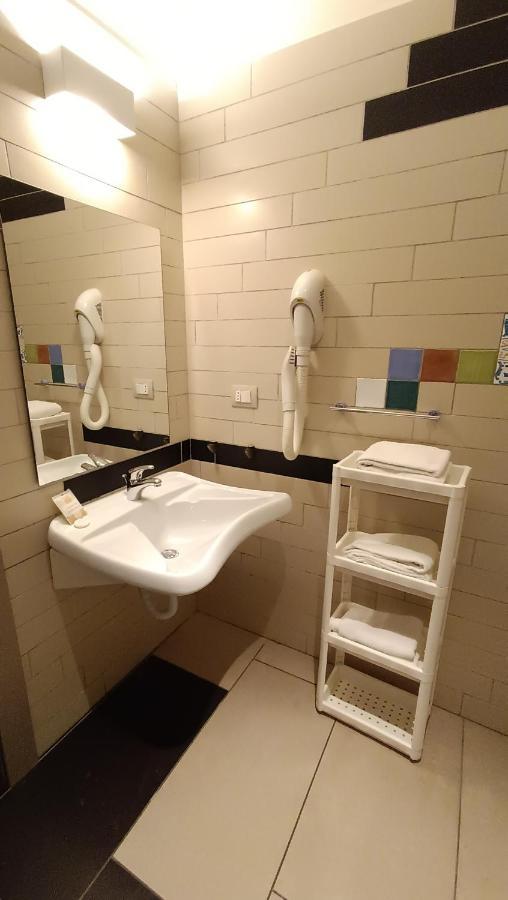 Hotel Don Giovanni อาโวลา ภายนอก รูปภาพ