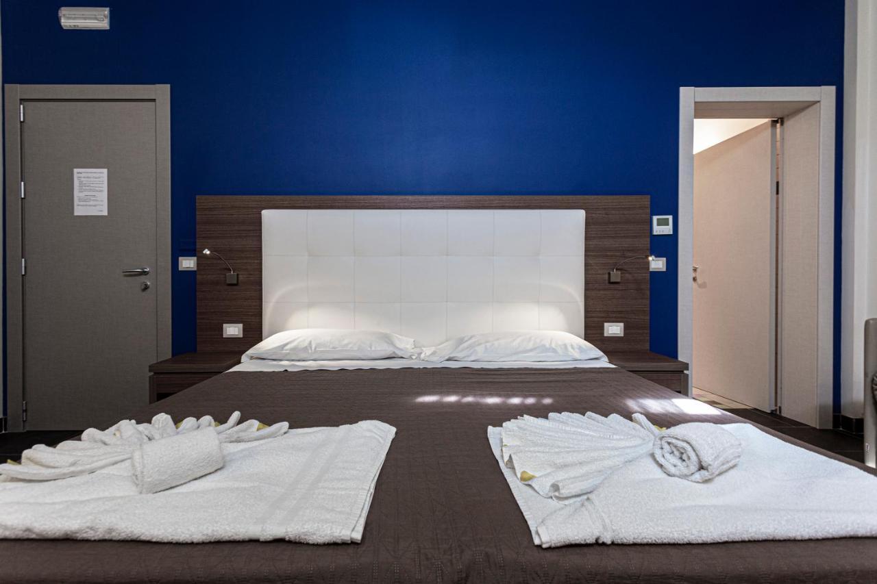 Hotel Don Giovanni อาโวลา ภายนอก รูปภาพ